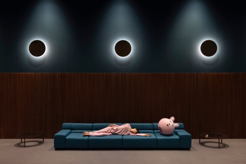 아모레퍼시픽미술관에 들어선 대형 수영장? 엘름그린 & 드라그셋 9 3.Elmgreen Dragset The Cloud 2024 Photo Andrea Rosetti