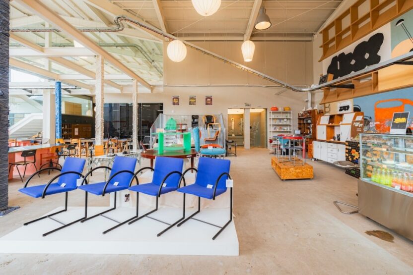 빈티지 가구를 매개로 한 디자인 플랫폼, dkff 5 5