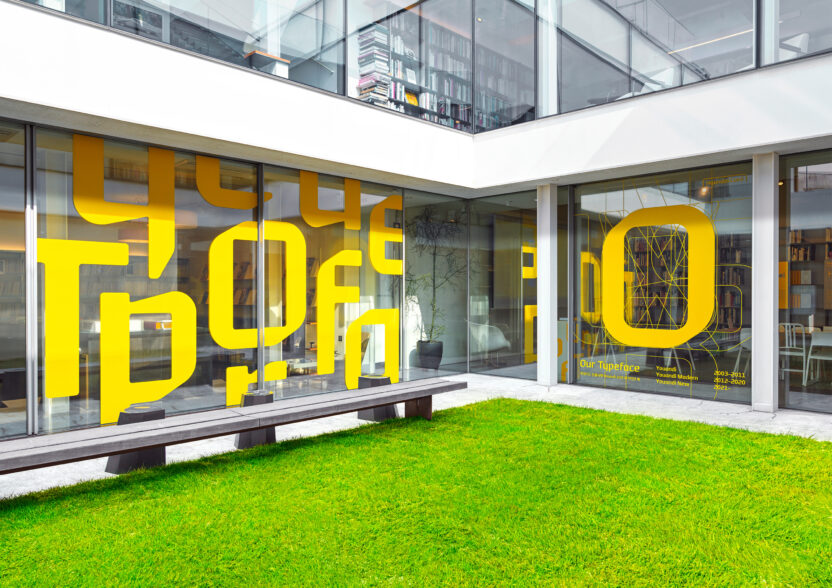 현대카드 〈Our Typeface〉 4 OUR TYPEFACE LOCATION 01