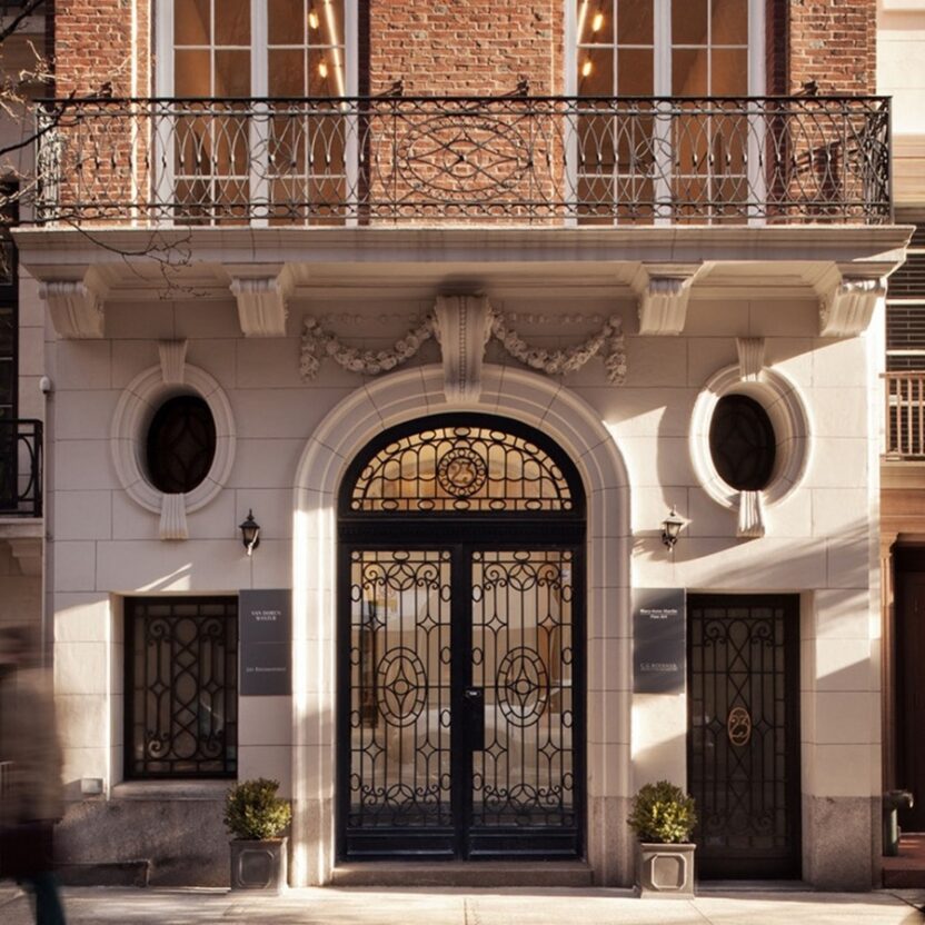 프리즈의 격을 높이다, 중세 미술품 갤러리 '레 정뤼미뉘르' 4 ny gallery