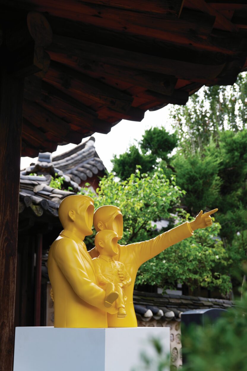 운경고택에서 만나는 현대 미술가 이완의 개인전 2 resize 랜덤 액세스 메모리 3 기록과 기억 전시 전경 2024 촬영 이종근 사진 제공 운경재단 19 1