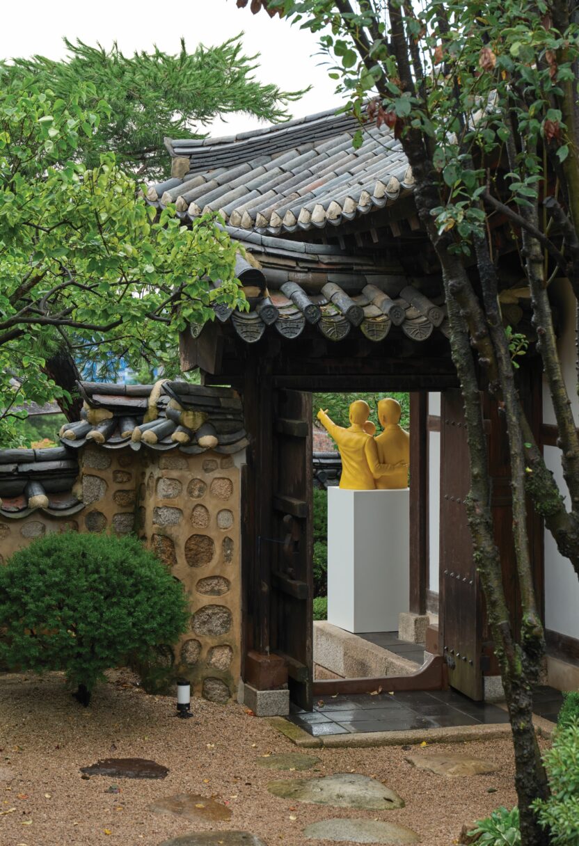 운경고택에서 만나는 현대 미술가 이완의 개인전 3 resize 랜덤 액세스 메모리 3 기록과 기억 전시 전경 2024 촬영 이종근 사진 제공 운경재단 41 1