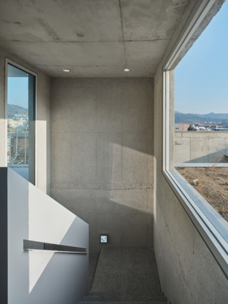 어린 날 향수를 불러일으키는 걸코어 뷰티, 팁토우 16 스크린샷 2024 08 23 오후 6.34.48