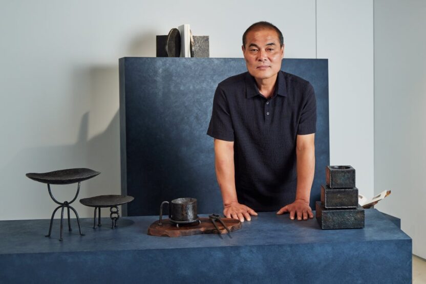 예올x샤넬이 전하는 두드리고 흔적을 남기는 것의 가치 2 이미지2 2024 예올X샤넬 프로젝트 올해의 장인 정형구