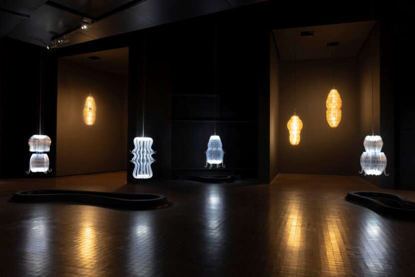 예술에 과학을 접목한 아니카 이, 리움미술관 개인전 2 전시전경 3 아니카이 사진 안드레아 로세티