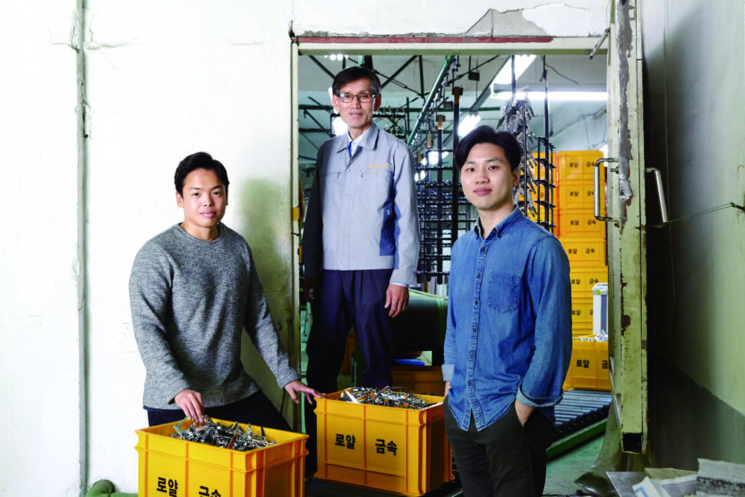 프롬헨스+로얄금속 1 170727000000436 O