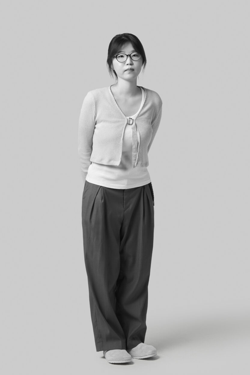 240813 영디자이너프로필 정아영0968 bk