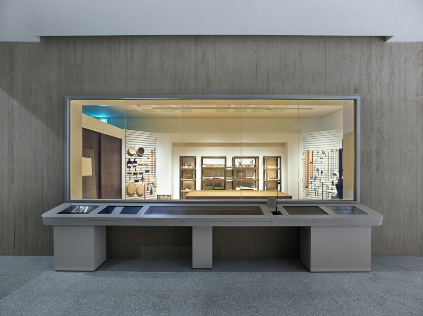 대구간송미술관, 지금 대구로 여행을 떠나야 하는 이유 13 9. 대구간송미술관 보이는 수리복원실1ⓒ 2024 김용관