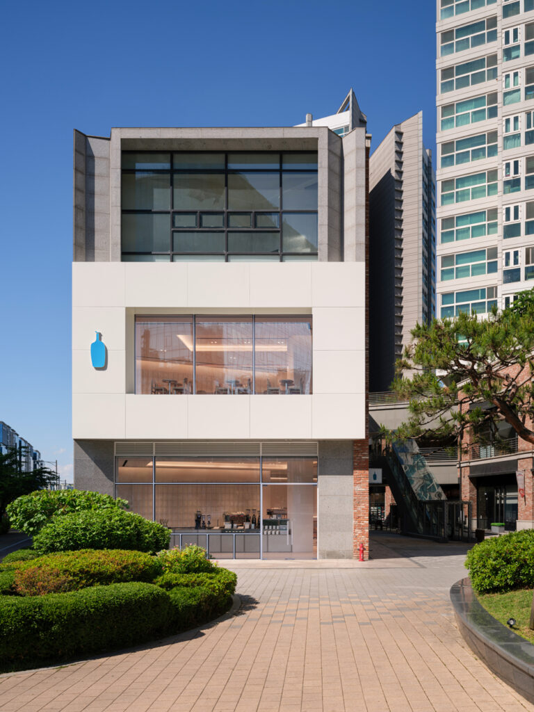 쉼을 위한 넉넉한 여백, 블루보틀 판교점 13 쉼을 위한 넉넉한 여백, 블루보틀 판교점