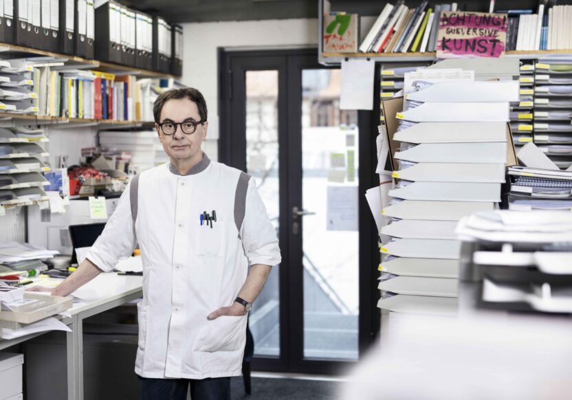 살아 있는 아트북의 전설, ‘슈타이들’의 모든 것 1 Gerhard Steidl 게르하르드 슈타이들 2 © 2024 Werner Bartsch 1