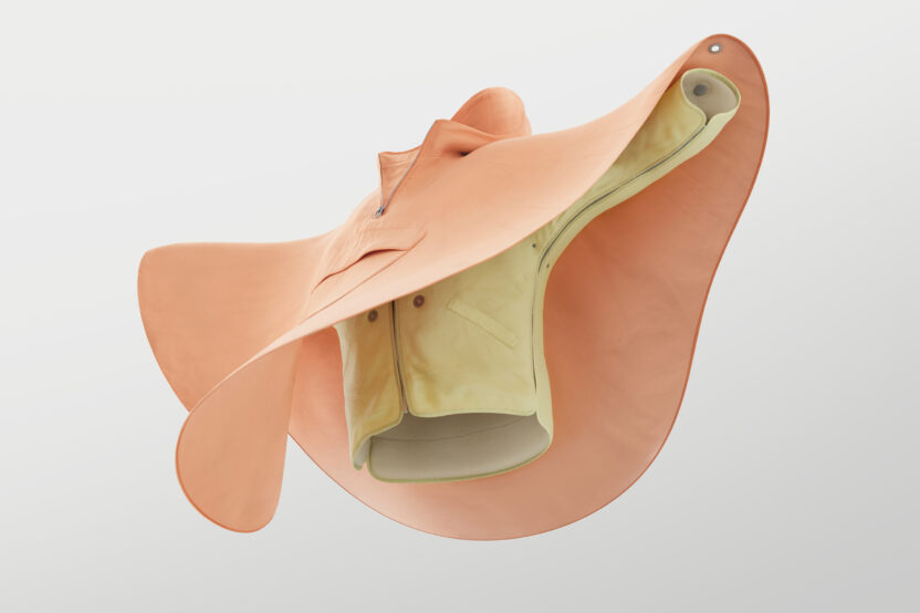 몽클레어와 조너선 아이브의 만남 4 LOVEFROM MONCLER CGI 0003 1