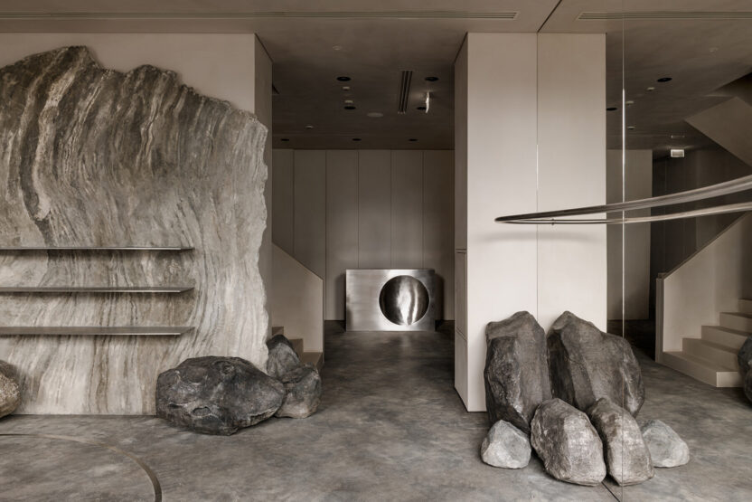 스탠리 큐브릭 영화에서 영감 받은 웨딩드레스 숍 2 balbek bureau milla nova designboom full 6