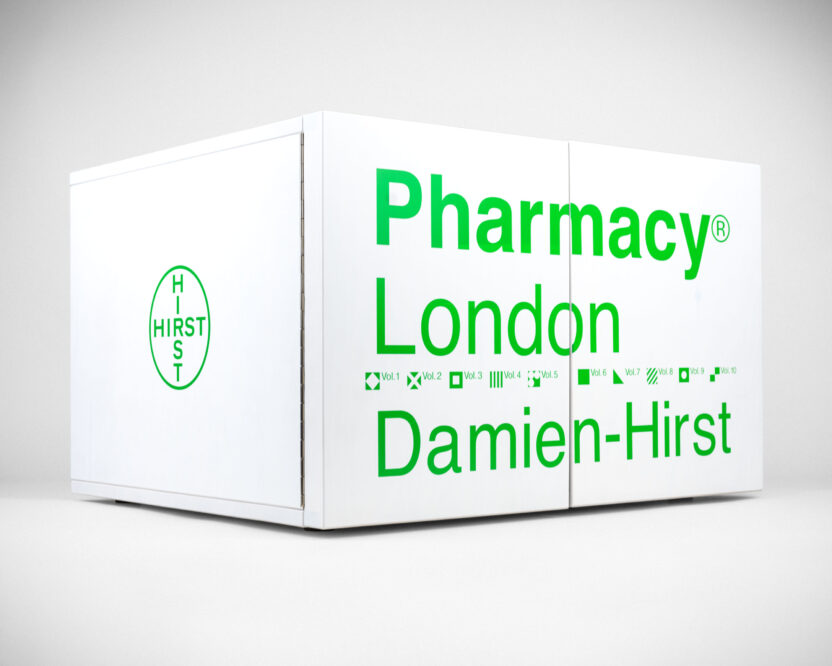 살아 있는 아트북의 전설, ‘슈타이들’의 모든 것 14 런던 약국 데미안 허스트 1 © 2024 Steidl