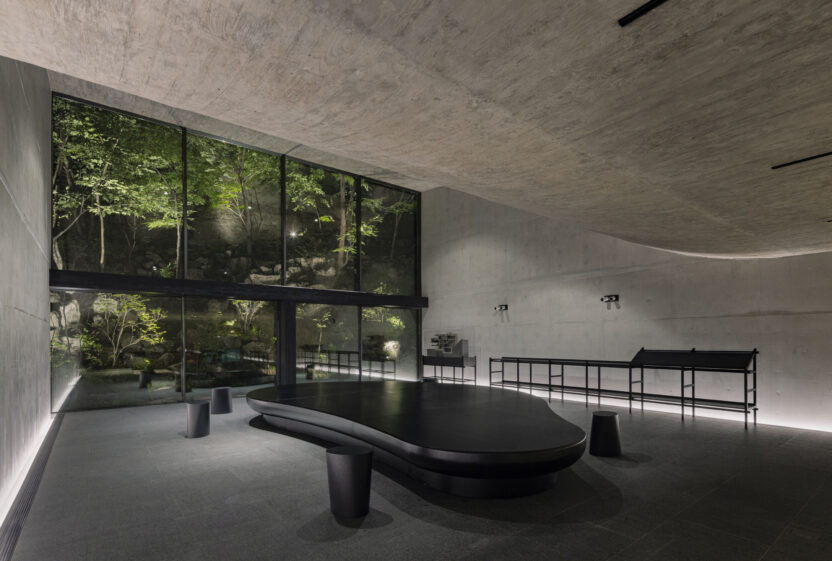 FUTURA SEOUL 1층과 후원 4 복사