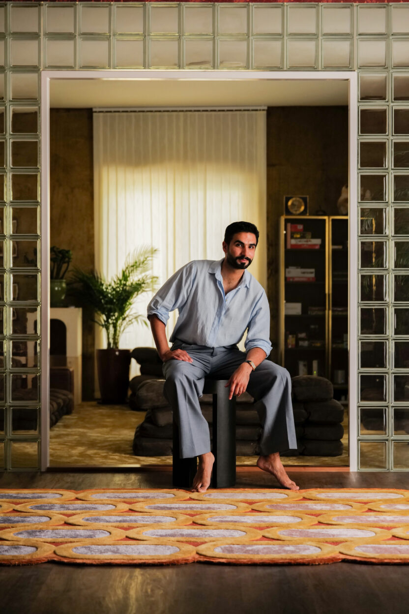 중동에 디자인 바람이 불다 14 14. 자신의 스튜디오에서 오마르 알 구르그. ©Omar Al Gurg Studio