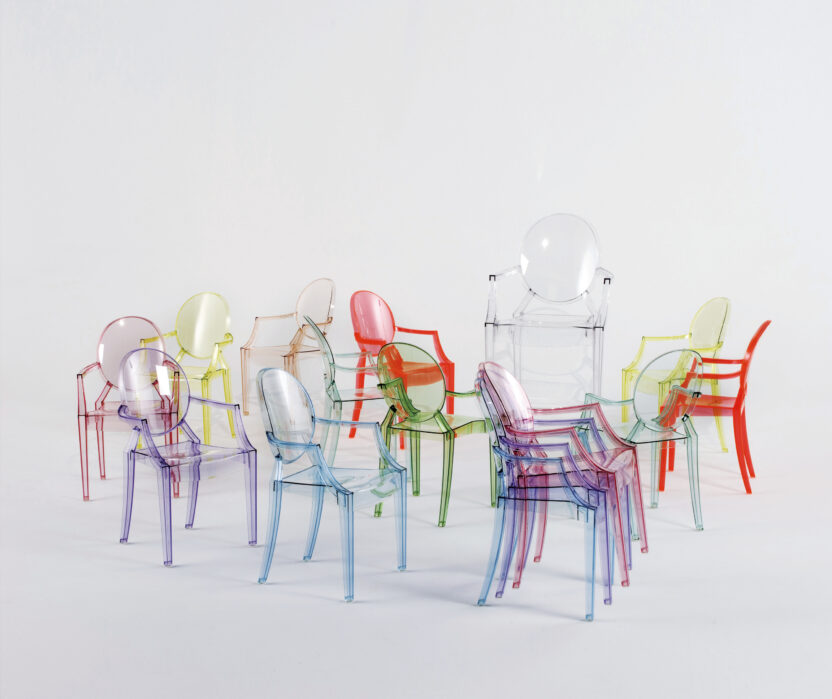 혁신을 거듭한 플라스틱 가구의 원조 카르텔 1 130113000008030 O 1