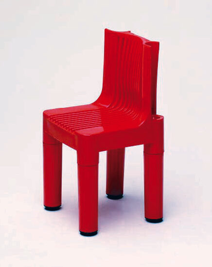 혁신을 거듭한 플라스틱 가구의 원조 카르텔 7 130113000008032 O edited