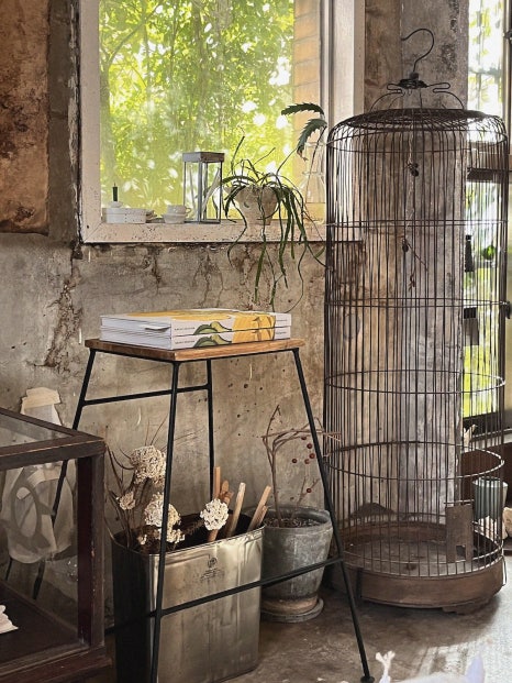 무용하고 아름다운 사물들, 편집숍 큐(Kew) 15 15