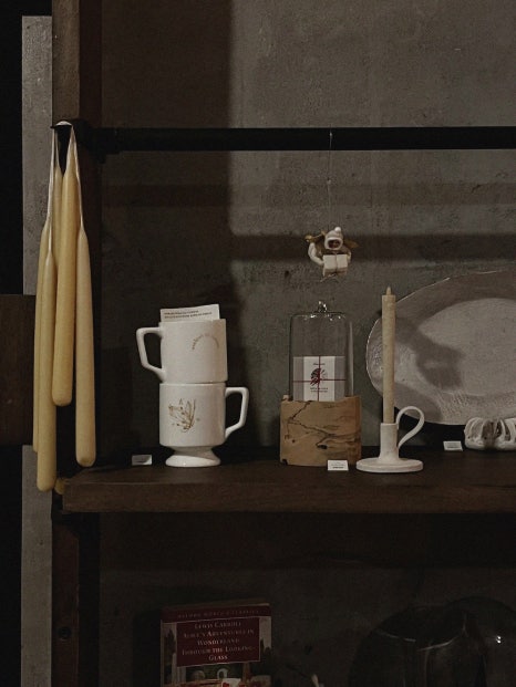 무용하고 아름다운 사물들, 편집숍 큐(Kew) 2 2