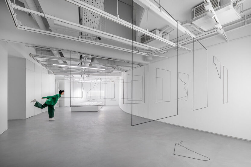 사물의 윤곽을 그리는 일 2 20250124 052500