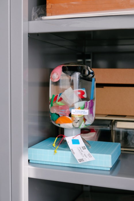 쓰레기에서 발견한 아름다움, 이티씨 블랭크 6 6 11