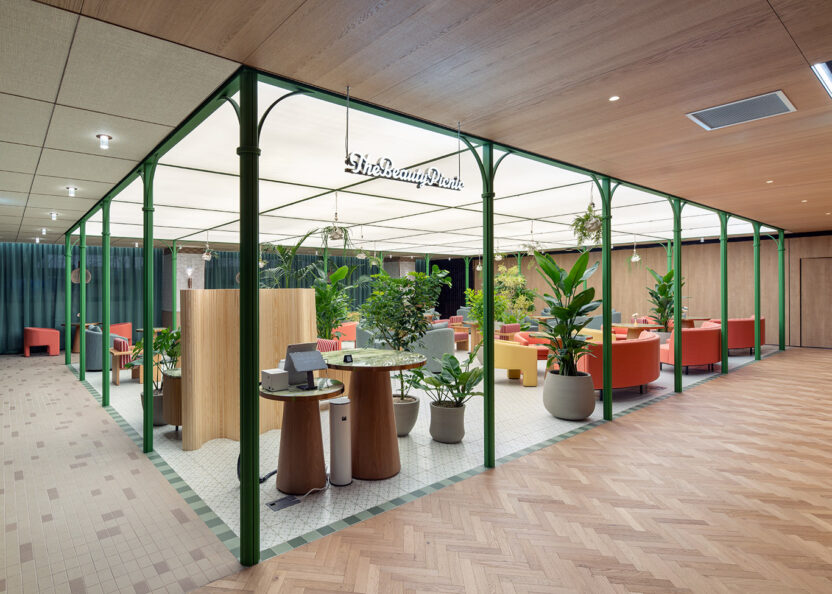 일상 속 트렌드 관측소, 올리브영N 성수 13 OY SSN 202411 009