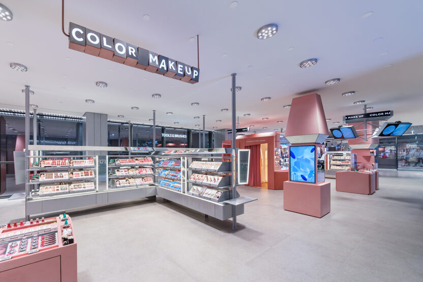 일상 속 트렌드 관측소, 올리브영N 성수 7 OY SSN 202411 018