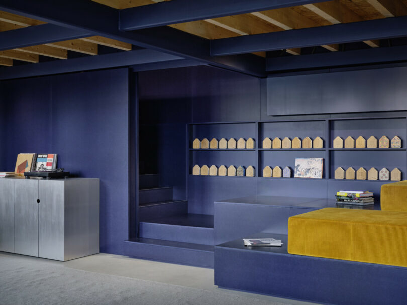 윌리웡카의 초콜릿 공장이 떠오르는 개성 있는 유럽 오피스 8 relaxound office Ester Brukus Architekten 7 810x608 1