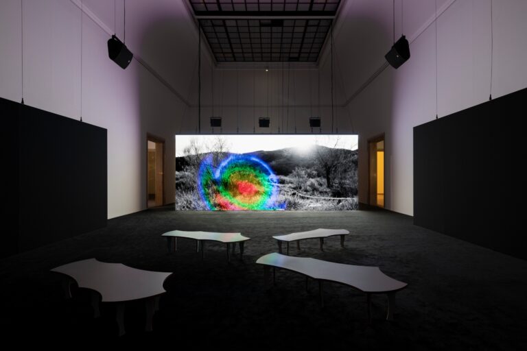 전시 관람에 혁명을 일으킨 필립 파레노의 전시 19 전시 관람에 혁명을 일으킨 필립 파레노의 전시