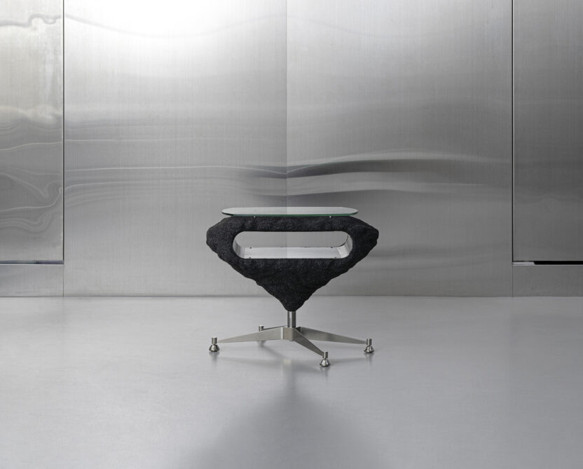 건축 폐기물을 가구로 재탄생시키다, TERRANOOK 4 side table 1