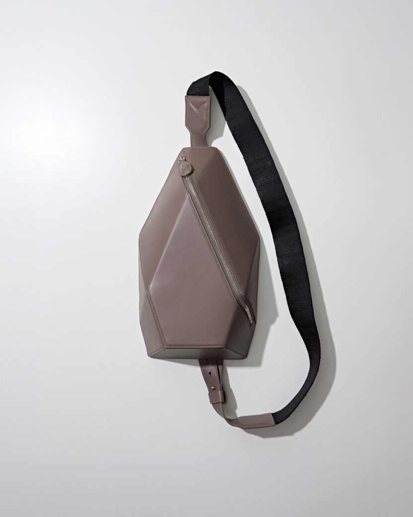 CDR이 선보인 가방 브랜드, 메타포릭 2 20250220 072837