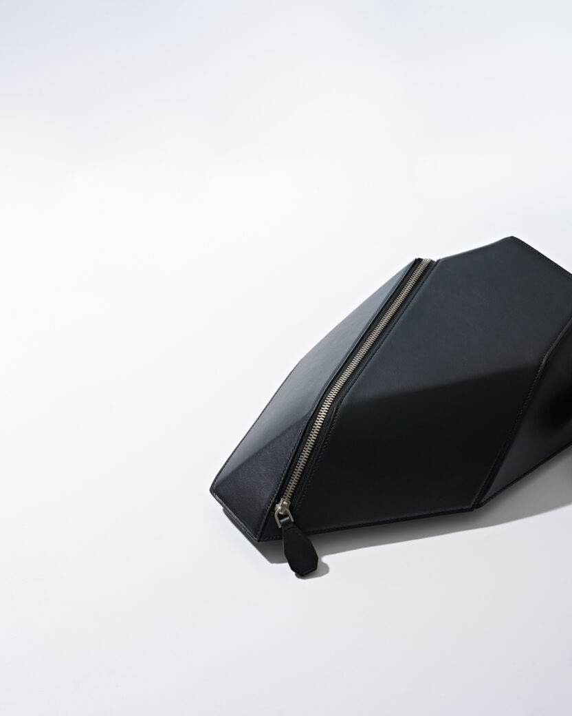 CDR이 선보인 가방 브랜드, 메타포릭 3 20250220 085836