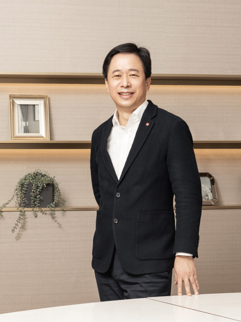 롯데면세점 비주얼 아이덴티티 디자인 4 220228000000242 O 832x1111 1