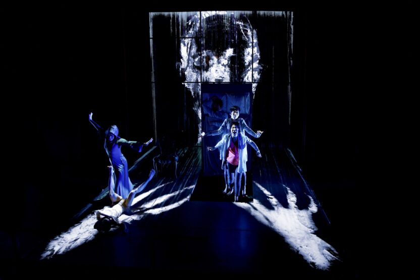 프로젝션 디자이너, 한나 바실레스키 9 Sleep Wasileski 1