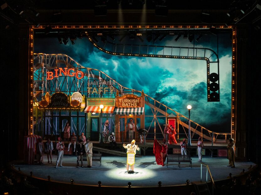 프로젝션 디자이너, 한나 바실레스키 1 The Skin of Our Teeth Wasileski 3 1