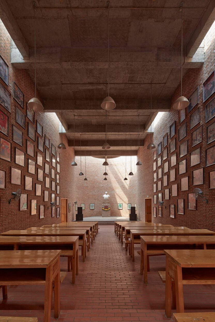 2025 프리츠커 건축상 수상자, 리우 지아쿤 19 resize Museum of Cultural Revolution Clocks 4