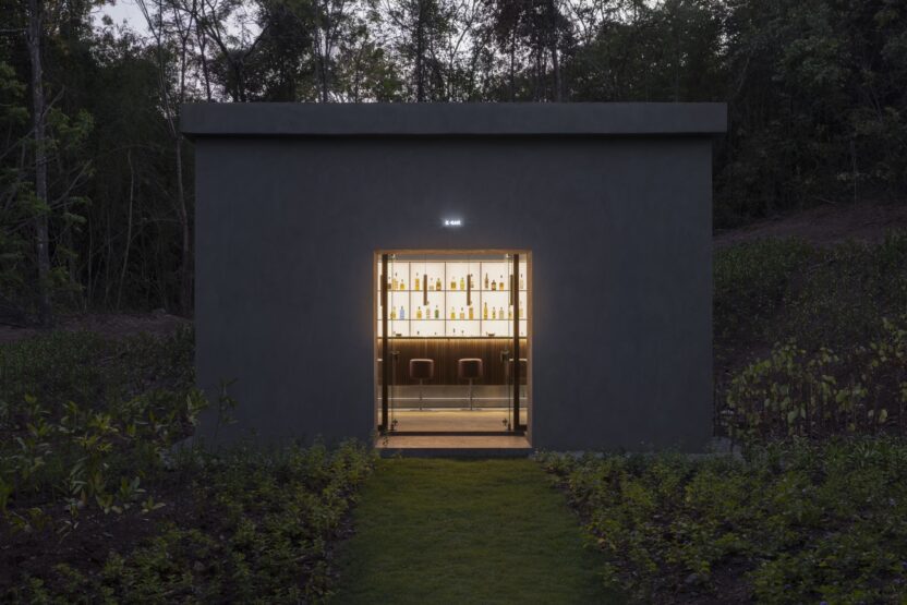 태국 현대 미술의 새로운 중심이 된 국립공원 4 resize Z44YyZbqstJ99oE8 03K Bar PhotobyAndreaRossetti