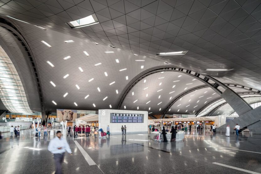 현대와 전통이 조화를 이루는 공항 디자인 3 09 4