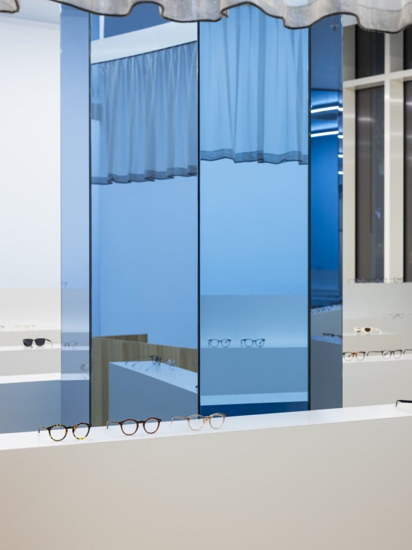 아이웨어 브랜드 ‘윤(YUN)’의 두 번째 챕터 4 16 8