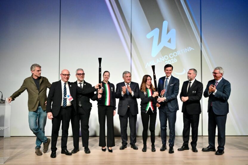 2026 동계 올림픽, 패럴림픽 성화봉 공개 3 20250421 182753