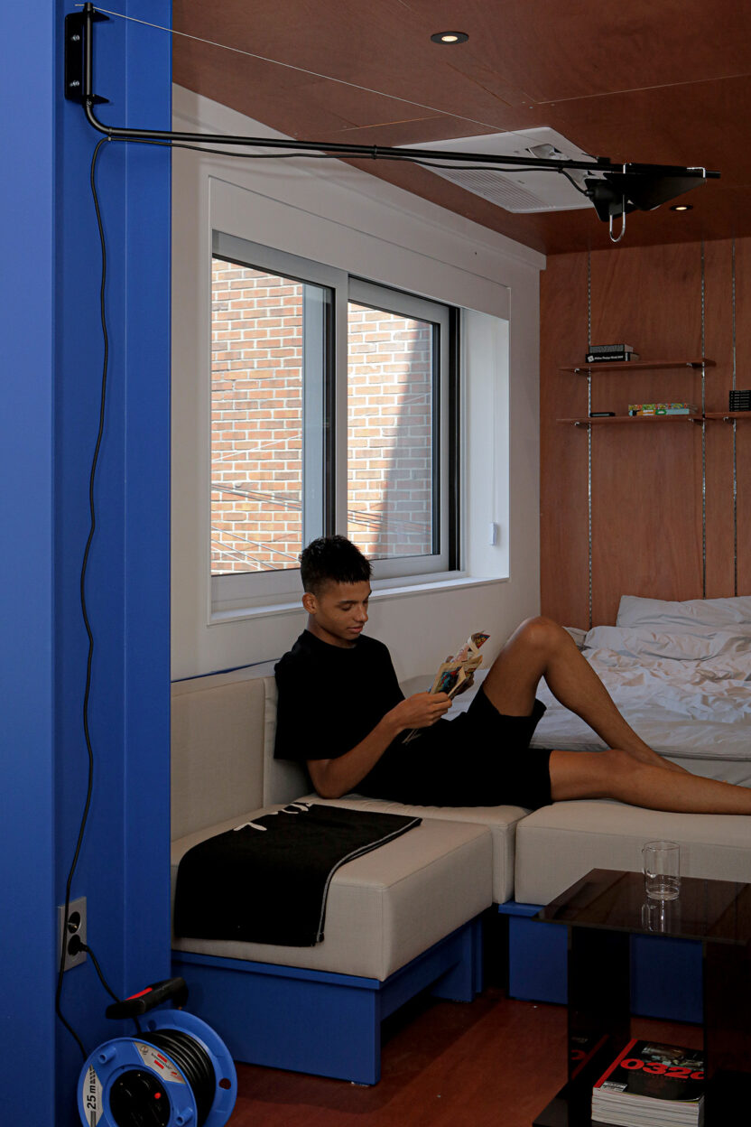 그래픽과 사진 사이를 유영하는, 이상필 11 20250424 073023