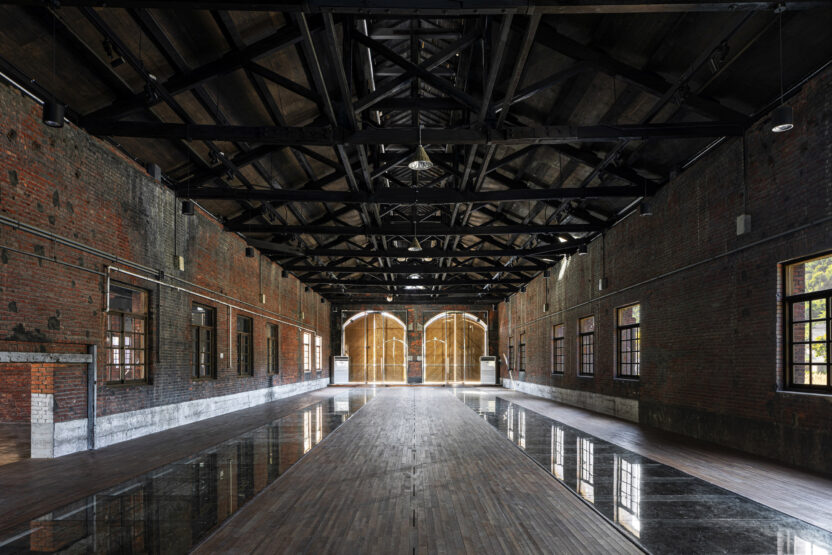 맥락 속에서 교차하는 사진, 텍스처 온 텍스처 11 20250429 062252