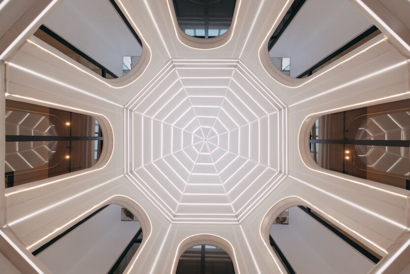 고급 호텔에서 영감을 얻은 공유 오피스, 쿼르크 4 3 4