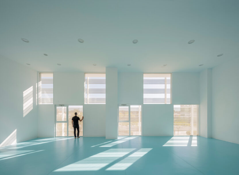 해외 동네 체육관 디자인 엿보기 18 45 24036 015DFR MCEA