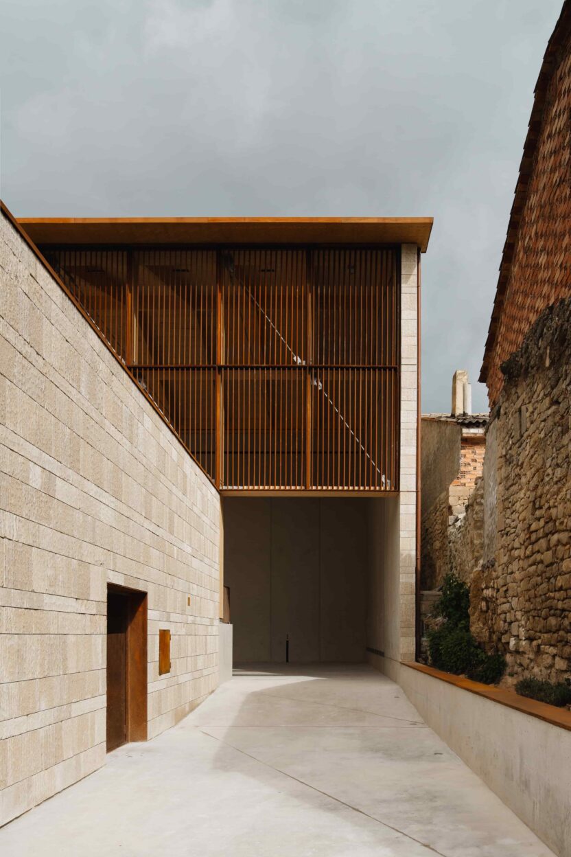 해외 동네 체육관 디자인 엿보기 23 aguilar hd 5 vic min 1900x2850 1