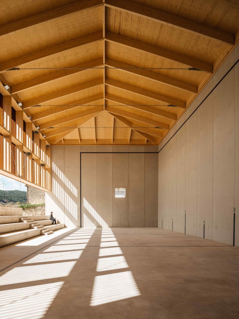 해외 동네 체육관 디자인 엿보기 21 aguilar hd 8 vic min 1900x2531 1