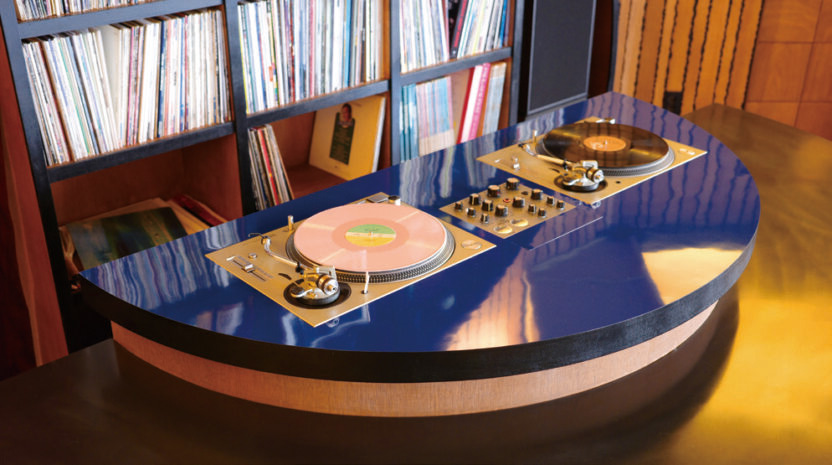 소리골을 담은 이천 LP바, 근정전 1 230926000001293 O 832x465 1