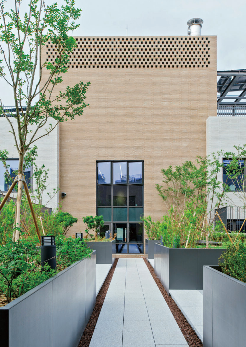 누디트 홍대 3 231127000000526 O 832x1172 1