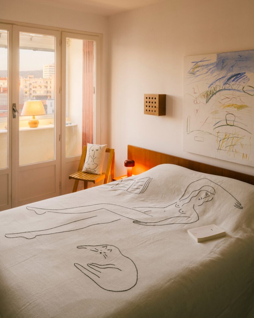 실과 바늘로 감정을 수놓는 텍스타일 아티스트, 사라 에스푀트 12 20250613 051638