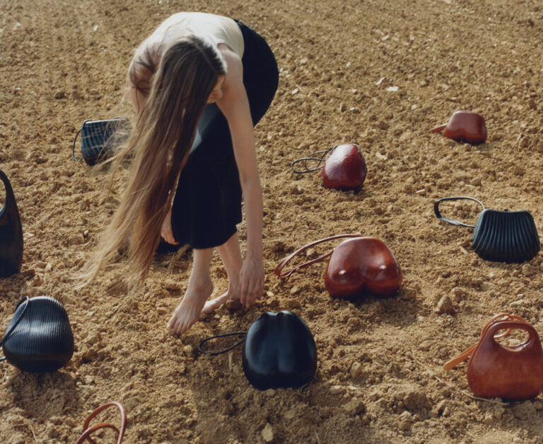 서울에서 다시 펼쳐지는 르메르의 〈Wearable Sculptures〉전 32 서울에서 다시 펼쳐지는 르메르의 〈Wearable Sculptures〉전